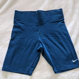 Nike Sportswear Leg-A-See Women's Bike Shorts